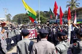 미얀마 양곤에 위치한 중국대사관이 군부 쿠데타에 반대하는 미얀마 시민 행동의 주요 거점이 됐다. ë¯¸ì–€ë§ˆ ì¿ ë°íƒ€ 5ì¼ì§¸ ê²½ì°°ë„ ê·œíƒ„ ì‹œìœ„ ë™ì°¸í–ˆë‹¤ ë…¸ì»·ë‰´ìŠ¤