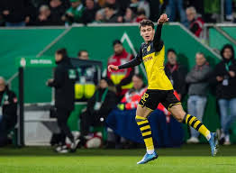 Knauff began his youth career at hometown club svg göttingen, before joining hannover 96's youth academy in 2015. Traumtor Rekordtor Giovanni Borussia Dortmund Facebook