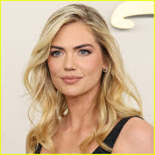 Francesca Blake's Instagram, Twitter & Facebook