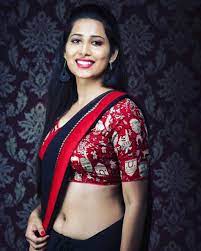 The umbilicus is used to visually separate the abdomen into quadrants. Pin On Hot Actresses