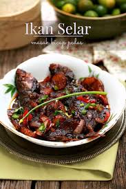 Bumbui dengan garam dan gula. Ikan Selar Masak Kicap Pedas Masam Manis Asian Recipes Malaysian Food Fish Recipes
