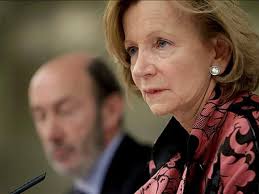 Elena Salgado: "Si no se incorporan, declararemos el estado de alarma y los  controladores pasarán a disposición judicial"