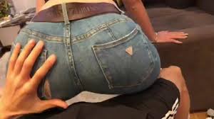 I give a lap dance that makes this guy orgasm. High School Slut Gives A Lap Dance In Tight Jeans And Grinds On My Dick Masturhub