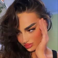 Claire Laing (@clairebear0020)