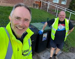 Been to the Mobile Waste Vehicle this morning in Arden Road, B45. Really  well organised, in and out in less than a minute with 4 bags of household  rubbish. Great team, thanks