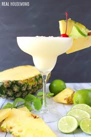 The Perfect Pina Colada This Classic Cocktail Will Be Your Favorite Summer Drink Perfect For Sipping Poolside O Pina Colada Daquiri Recipe Pina Colada Recipe