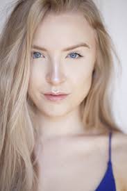 Alex Harper's Instagram, Twitter & Facebook