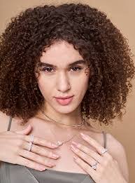 Edna Diamond's Instagram, Twitter & Facebook