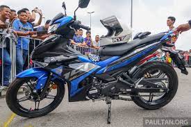 Yamaha y15zr ultraman limited edition diproduksi sangat terbatas yakni cuma 100 unit dan hanya tersedia di toko rawang selangor dan merupakan produk resmi dari pemegang lisensi ultramen malaysia yakni taigaco yang akan dijual yamaha y15zr ultraman limited edition malaysia 7 p7. Yamaha Y15zr V2 2019 10 Paul Tan S Automotive News