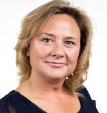 Amanda Poisson's Instagram, Twitter & Facebook