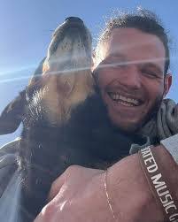 Wes Burke's Instagram, Twitter & Facebook