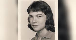 Roxanne Walker's Instagram, Twitter & Facebook