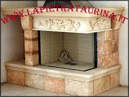 Camini in pietra, rivestiti con cornici decorate e statue scolpite a mano si aprono su tutte le stanze più importanti di ville e palazzi storici. Rivestimenti In Pietra Per Biocamini Senza Canna Fumaria Pietra Leccese