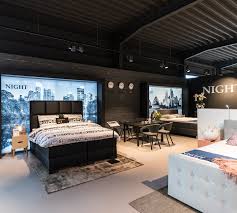 Schliesslich steht dieser für das originale schweizer naturbett, das hüsler bett, das eigens zu dem zweck der herstellung eines idealen bettklimas entwickelt wurde. Boxspringbetten In Bielefeld Swiss Sense