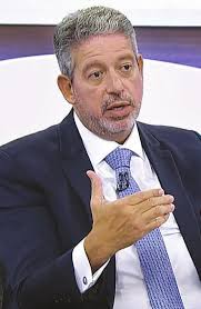 PGR quer livrar Lira e aliados da investigação do kit robótica