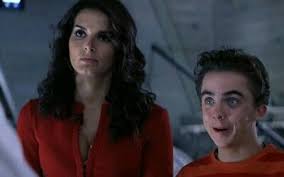 Pin By Jane Yhc On Agent Cody Banks 2 Frankie Muniz Cody Banks Angie Harmon