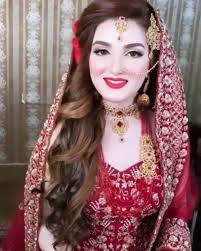 Women of all ages prefer the traditional red color on their big day. Bride Bridal Bridalfashion Pakistani Bridal Hairstyles Pakistani Bridal Makeup Bridal Makeup Images