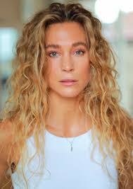 Jodie Steele's Instagram, Twitter & Facebook