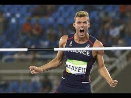 Les records du monde du saut en hauteur sont actuellement détenus par le cubain javier sotomayor qui franchit une barre à 2,45 m le 27 juillet 1993 lors du meeting de salamanque en espagne, et par la bulgare stefka kostadinova, créditée de 2. Extraits Meilleurs Sauts En Hauteur Au Championnat D Europe A Belgrade Mars 2017 Youtube