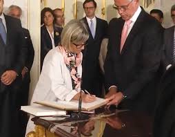Marta temido, a ministra da saúde, na sessão desafios do sns e a sua história, por ocasião da comemoração do 40º aniversário daquele serviço, afirmou que os males do serviço nacional de saúde (sns) estão aí, pelo que transformar é o grande desafio e é indispensável garantir um serviço mais. Ministra Da Saude Sns