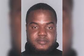 Travis Blake, boyfriend of murdered Queens mother, wanted in triple slaying