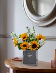 Order until 15:00* on mondays and tuesdays, 14:00* on wednesdays and 13:00* on thursdays and fridays. Seasonal Sunflower Gift Bag M S