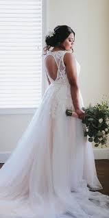 36 Plus Size Wedding Dresses A Wow Guide Wedding Forward In 2020 Plus Wedding Dresses Wedding Dresses Plus Size Wedding Dresses Romantic