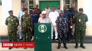 We are the only ones to make her brighter, the only ones to make her better, the only ones to make anambra shine, with our sweat and blood every breath of our lives, with trust in god, we would lift our home land high, we believe in togetherness, we'll build a land of progress. Anambra News Governor Willie Obiano Raise Security Alert Afta Attack On Security Personnel Ban Touts In Onitsha Tinted Glasses Order Clampdown On Cultists Bbc News Pidgin