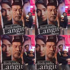 Apa yang lainnya filem bisik pada langit ni ? My Life Review Movie Bisik Pada Langit