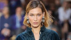 Gigi hadid nose job and gigi hadid breast implants are some of the most discussed topics. Bella Hadid Hat Die Schonste Frau Der Welt Nachgeholfen So Sah Sie Fruher Aus
