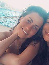 Uluğ'un bazı takipçileri şarkıcının makyajsız fotoğrafının altına aradaki fark fena, derya hanım bu kim yorumlarında bulundu. Derya Ulug Da O Akima Uydu Makyajsiz Halini Paylasti