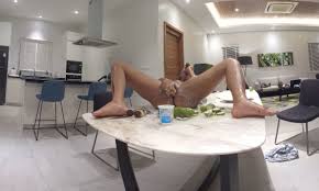 Kinky Thai girlfriend gives messy show