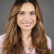 Laura Mcgovern's Instagram, Twitter & Facebook