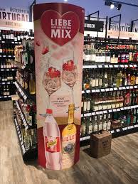 Lillet rose aperitiv de france 750ml (17% vol) 2x schweppes wildberry 1l mit schwarzer geschenkbox. Markenkooperationen Arten Und Dauer Der Pos Marketing Blog