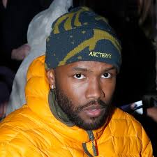 No hablará de mí, ni hablará de esto lo que él quiere de ti, yo no se lo negaría si esto no me ha partío', ya no me partiré nunca si puedo soportar lo que siento, ¿por qué me estoy cayendo? Frank Ocean Drops New Singles Dear April And Cayendo