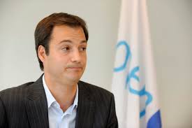 Daarvoor was hij senator en partijvoorzitter van open vld, de vlaamse liberalen en democraten. Un An Apres Alexander De Croo A T Il Gagne Son Pari