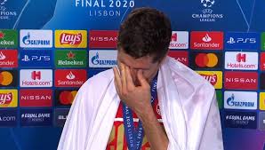Bayern monachium wygrał ligę mistrzów. Robert Lewandowski We Lzach Po Finale Ligi Mistrzow Wyjatkowa Dedykacja Pilka Nozna Sport Pl