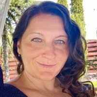 80+ profiluri „Amalia”