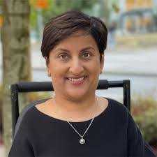 Danielle Whittier's Instagram, Twitter & Facebook