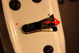 The classical lock and key is literally 100's of year old invention. Immediate Help Need Door Lock Stuck Taurus Car Club Of America Ford Taurus Forum