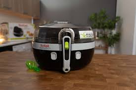 Lees alles over de actifry, een heteluchtfriteuse van tefal waarmee je overheerlijke knapperige frietjes met slechts 3% vet bereidt. Tefal Actifry 2in1 Heissluftfritteuse Yv9601 Test 2021