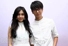 10 potret iqbaal ramadhan yang makin gagah gaya rambut baru. 7 Momen Romantis Iqbaal Ramadhan Vanesha Prescilla Ala Dilan Milea Tabloidbintang Com