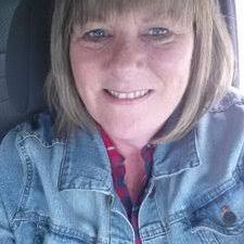 Karla Warren's Instagram, Twitter & Facebook