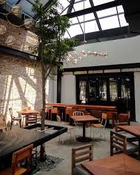 Sebuah kedai kopi di kabupaten garut empunyai cara unik untuk menarik pengunjungnya. 5 Kedai Kopi Modern Dengan Interior Cantik Di Medan Traveloka Eats