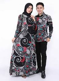 Alhandulillah.makasih cantik sekali.syuka nanti kalau ada warna maroon.model ». 20 Inspirasi Baju Couple Muslim Yang Serasi Abis Hai Gadis