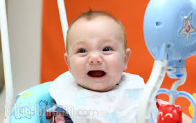 Gemas! Stefan William Saat Gendong Putranya, Lucio Otthild William