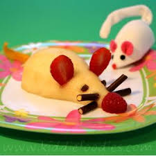 Mouse Pear And Fresh Fruits Easy Dessert For Kids Kiddie Foodies Recipe Easy Desserts For Kids Food Art For Kids Creative Snacks