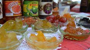 Gliko kelime anlamı olarak ne demektir bilemesek de böyle nefis bir yemeğin adını değil tadını bilsek zaten yeter. Bbc Radio 4 The Food Programme The Ark Of Taste Albanian Walnut Gliko