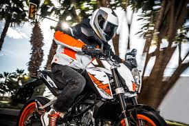 © provided by bikewale right side view the 125 duke is available in only one colour option, that. 2018 Ktm Duke 200 Back In Malaysia Market Rm11 888 Paultan Org