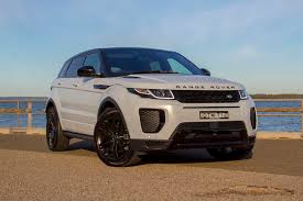 Instead, it just errs towards the classy, without being overly bejewelled (except perhaps in the dials department). Range Rover Evoque 2018 Review Hse Dynamic Si4 290 Carsguide